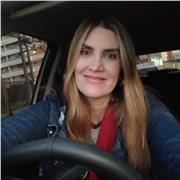 Ho lavorato 30 anni in Brasile come insegnante di língua portughesa, mas anche ho vissuto in Stati Uniti per due anni per studiare inglese. Insoma, non italiano molto bene, sono una cittadina italiana a imparare la mia própria língua, peró amo le lingue l